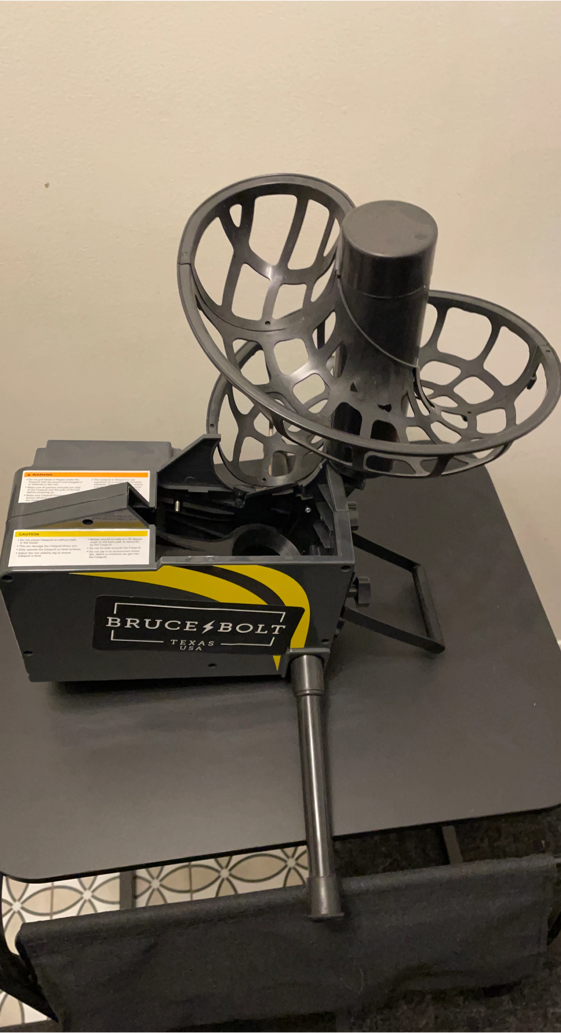 SKLZ Bruce Bolt soft toss Pitching Machine