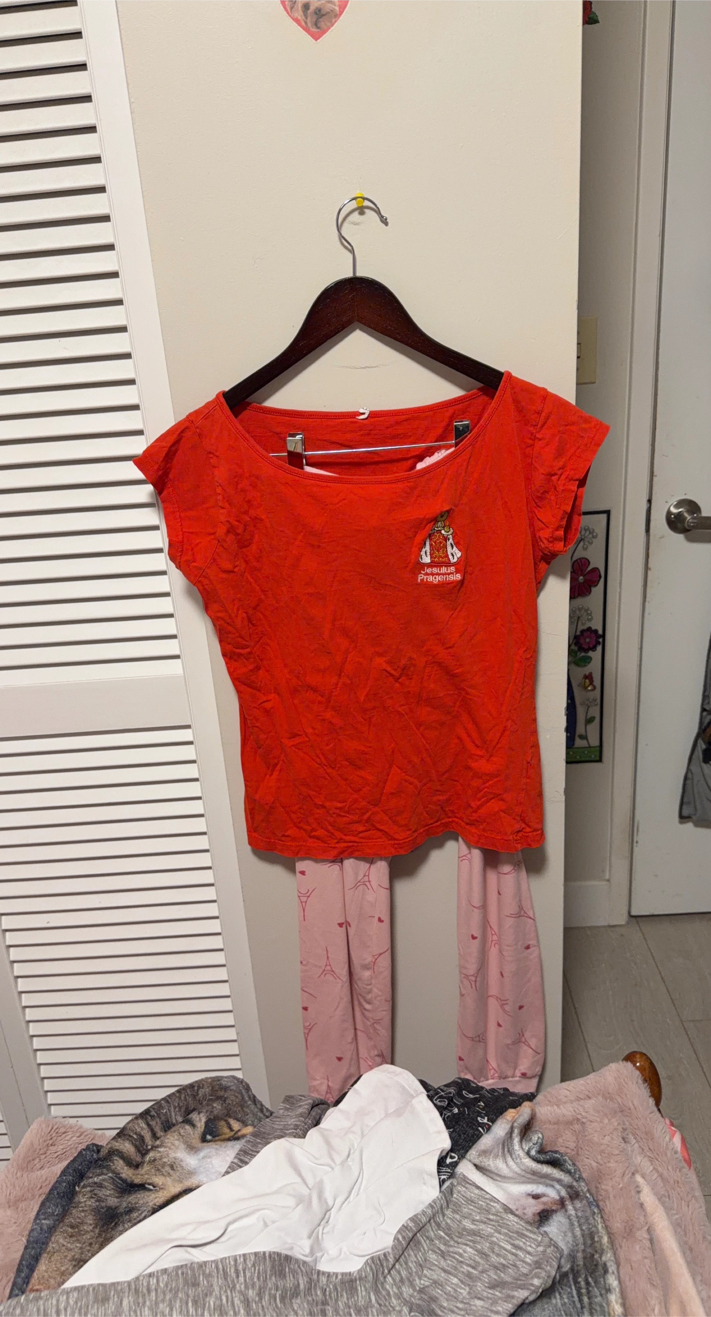 Red T-shirt with Jesulus Pragensis Logo and Pink Paris Pjs pant