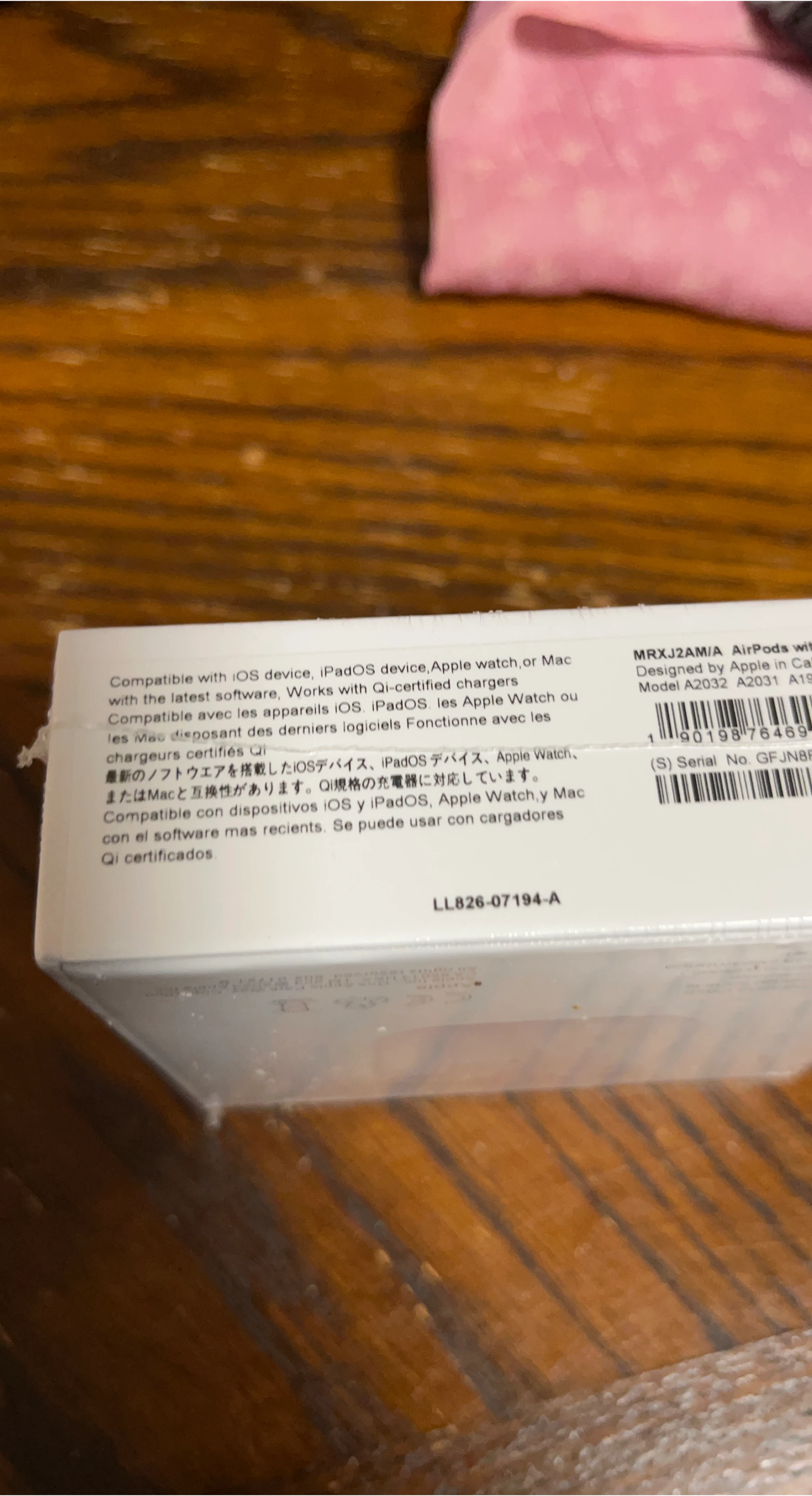 Apple AirPods with Charging Case (2nd Gen)