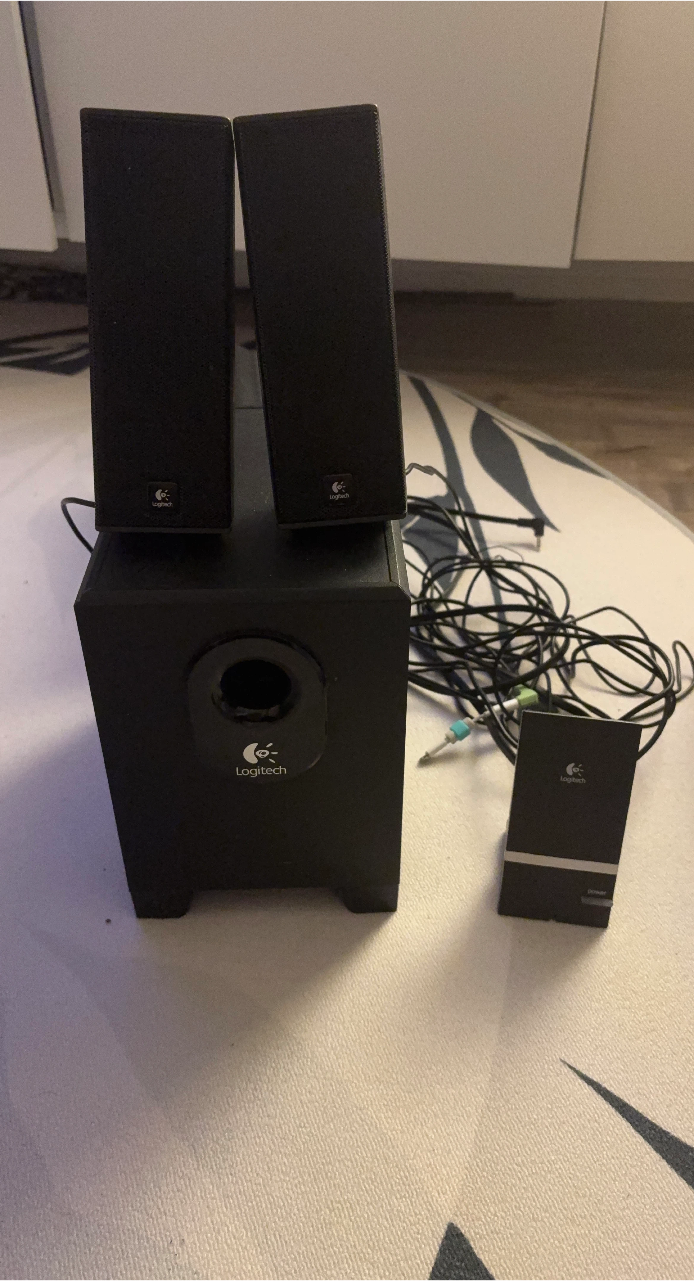 Logitech 2.1 Speakers