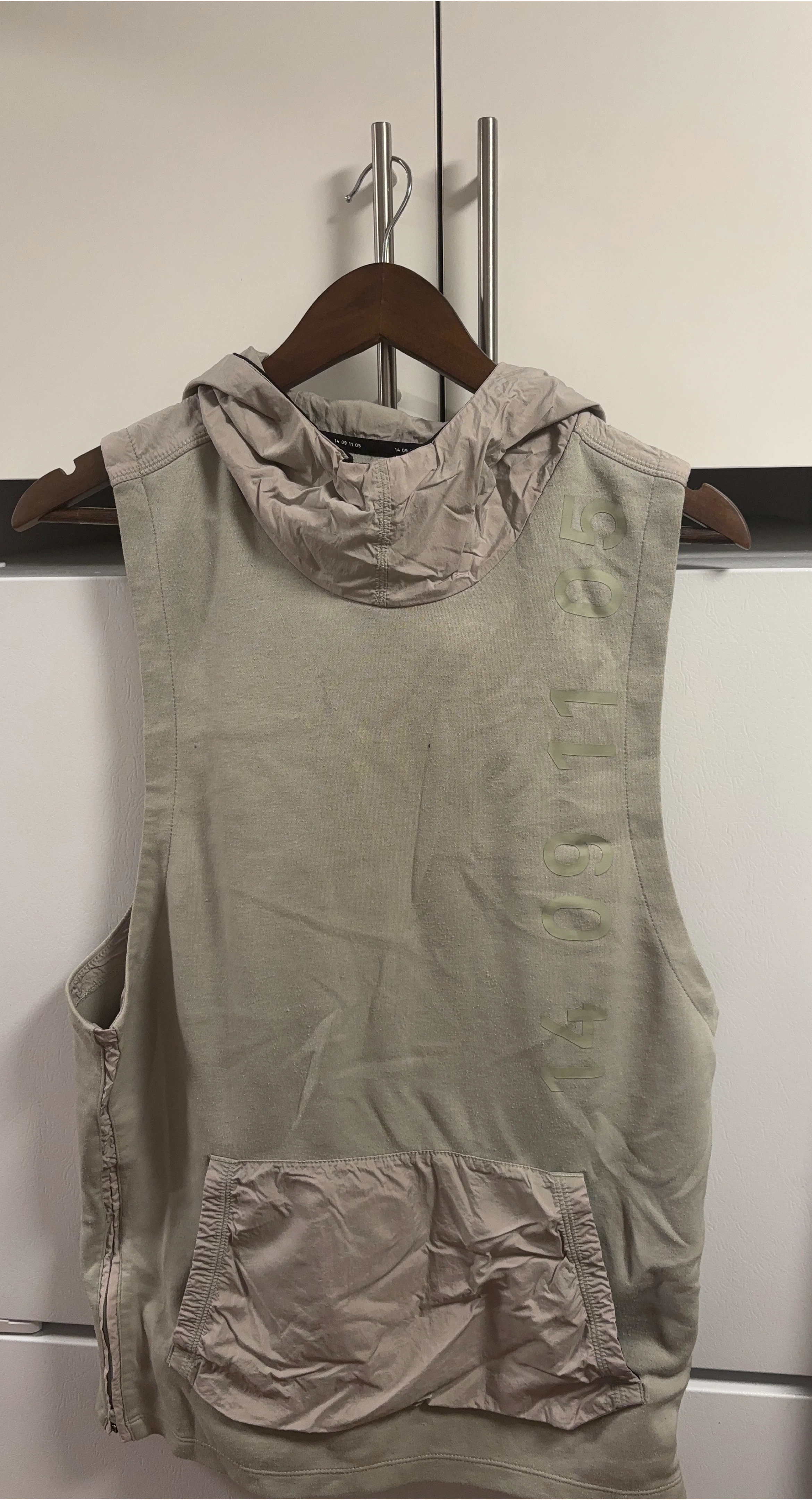 Nike Sleeveless Hoodie - Size M