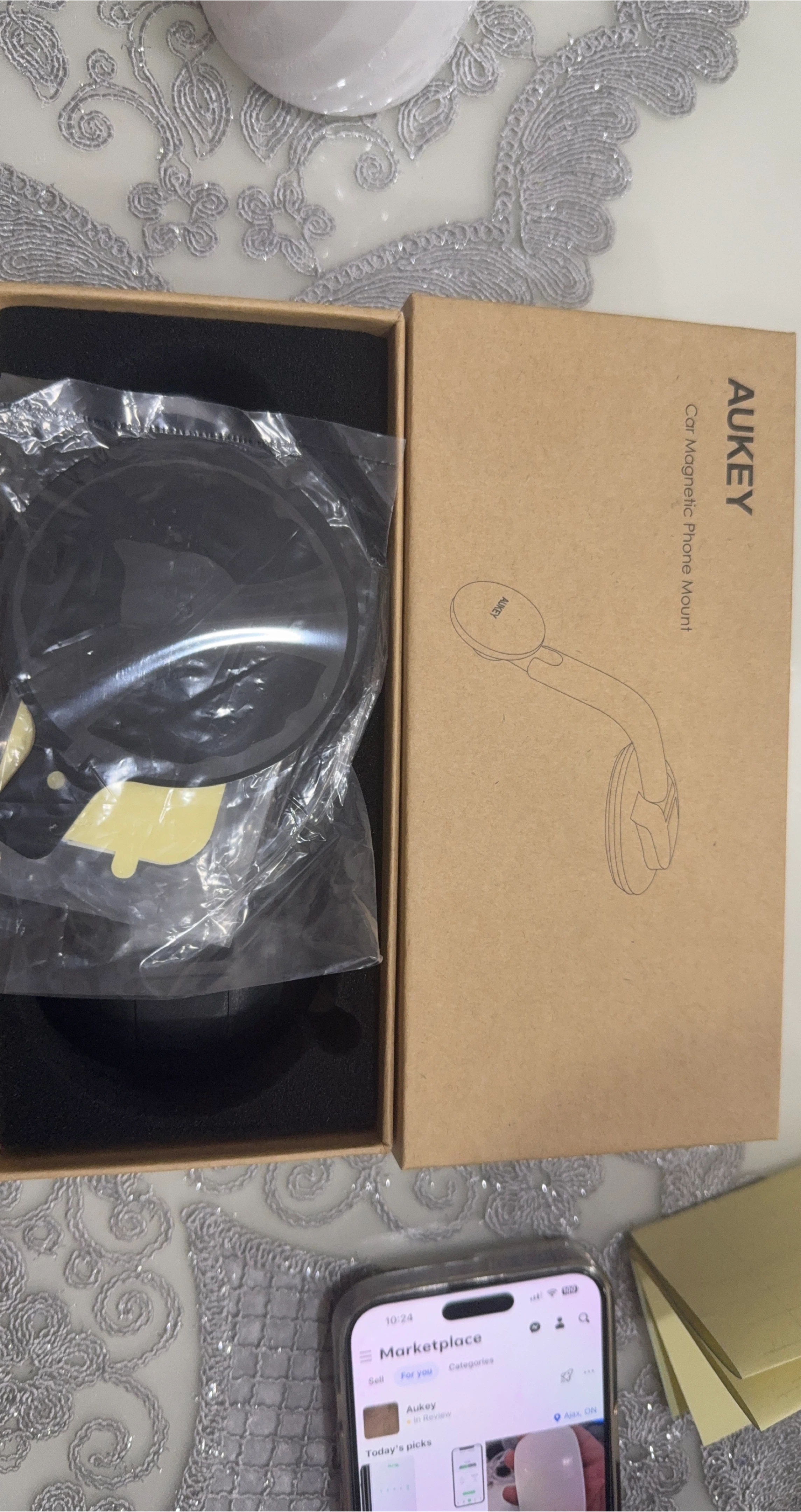 AUKEY Car Magnetic Phone Mount - New in Box!