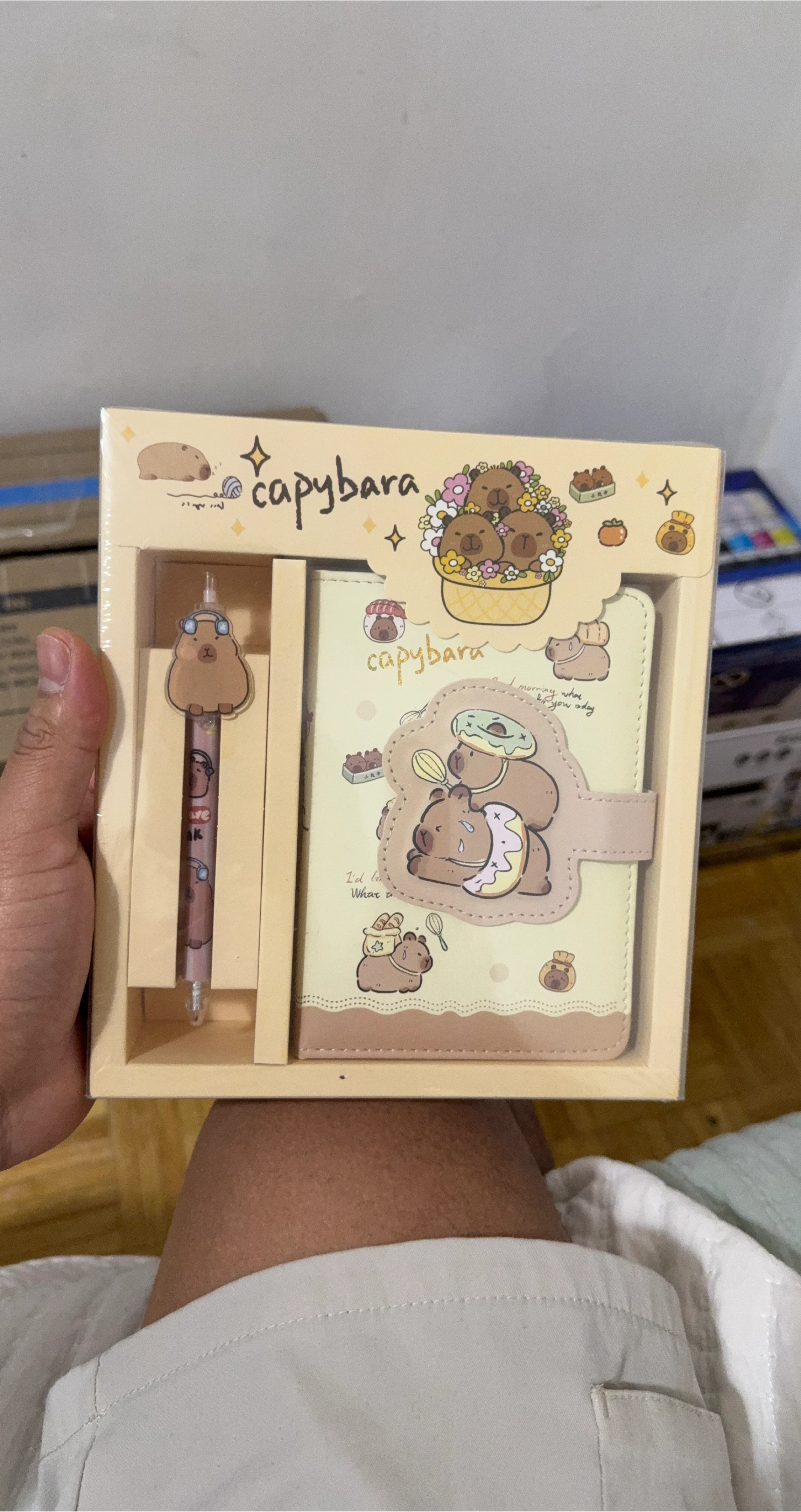 Capybara Stationery Set - New in Box! - photo 2