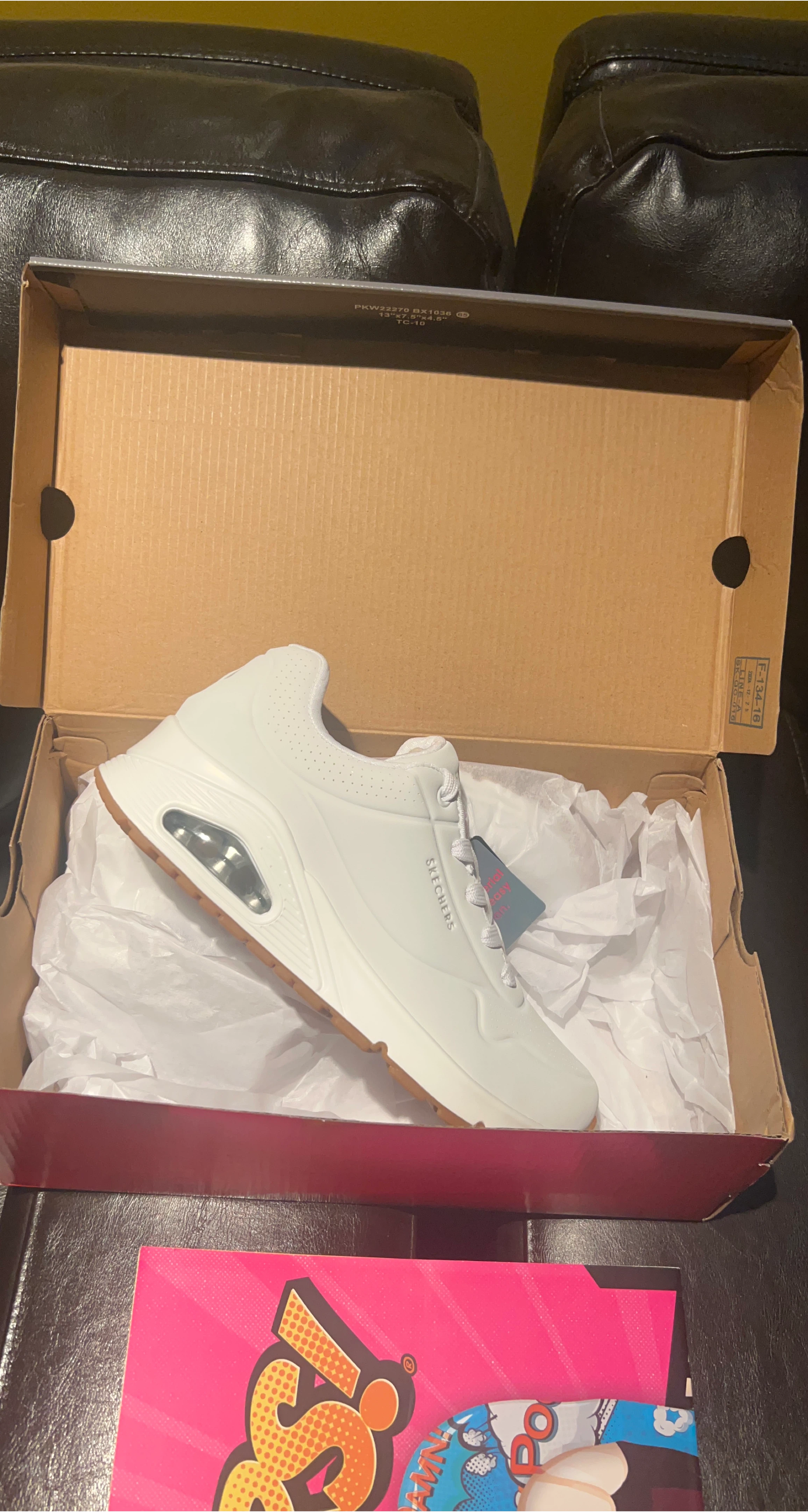 Brand New- size 8- Skechers Uno Stand On Air White Sneakers