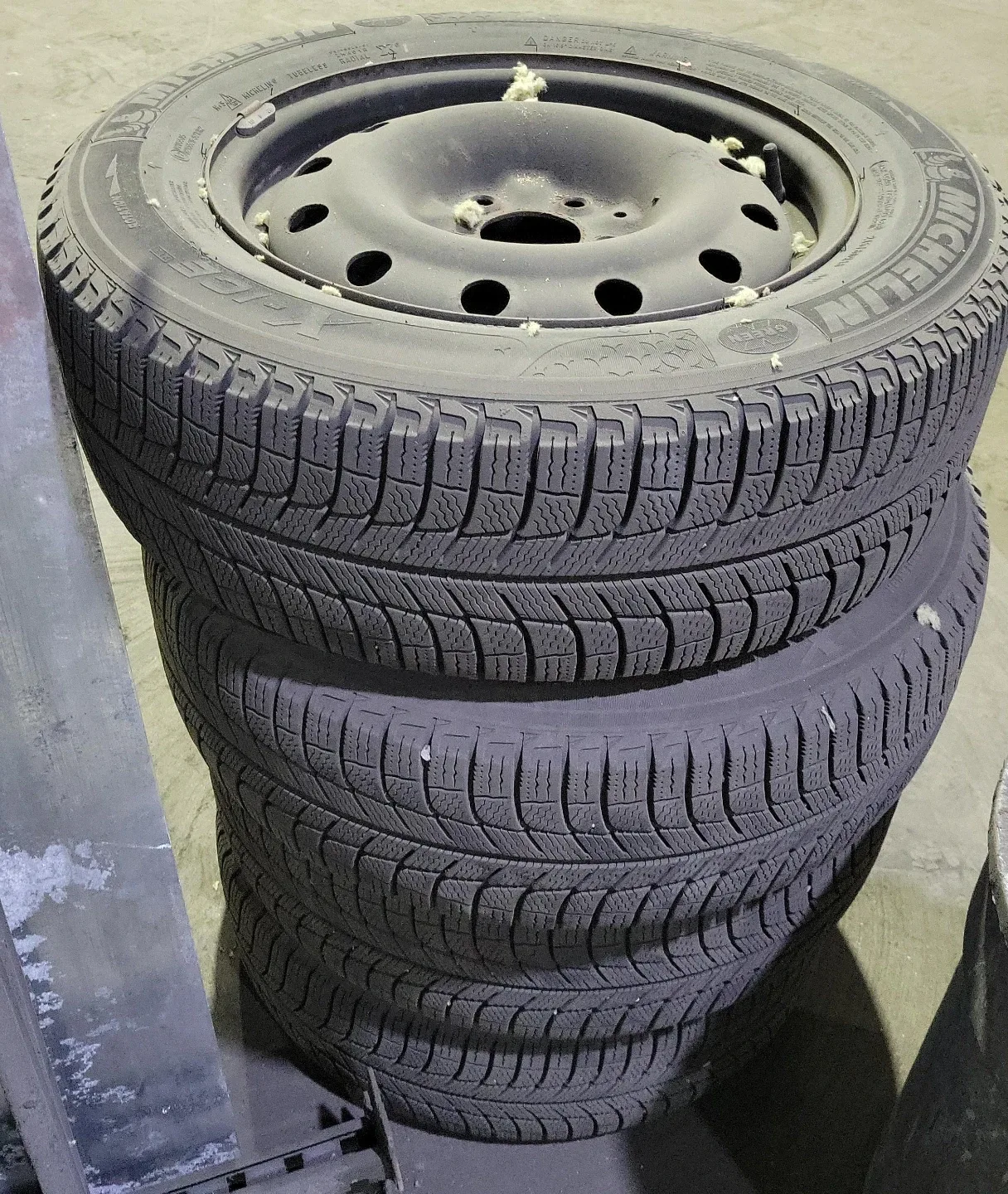 Michelin X-Ice Snow Winter Tires 215/60R16 with rims