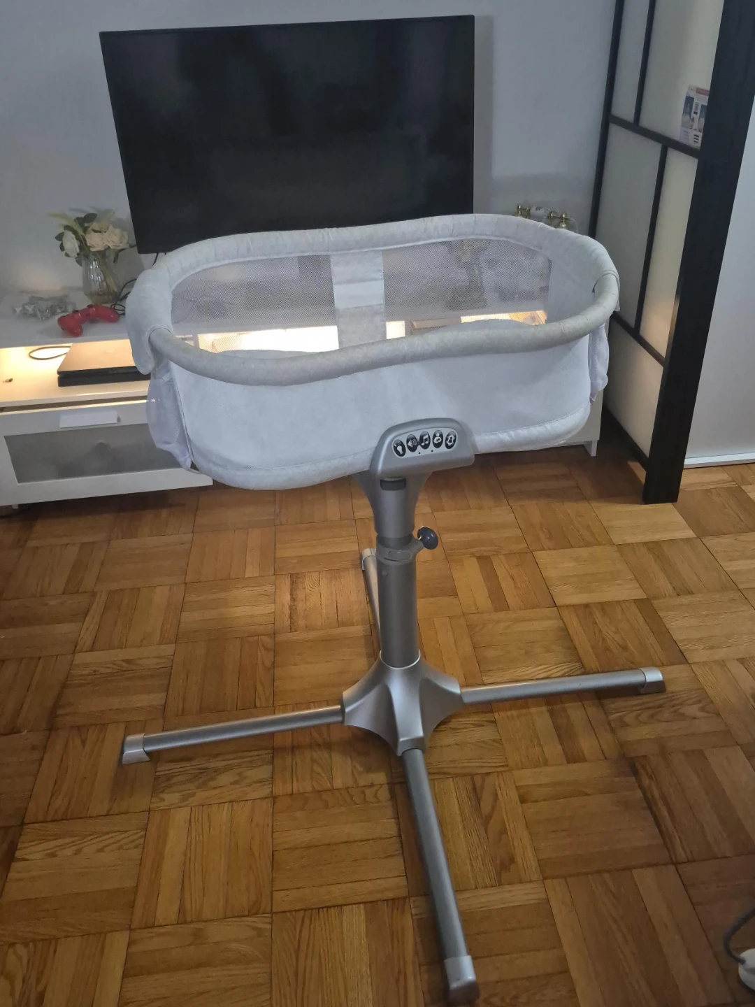 Halo Bassinest Swivel Sleeper - Newborn Bassinet
