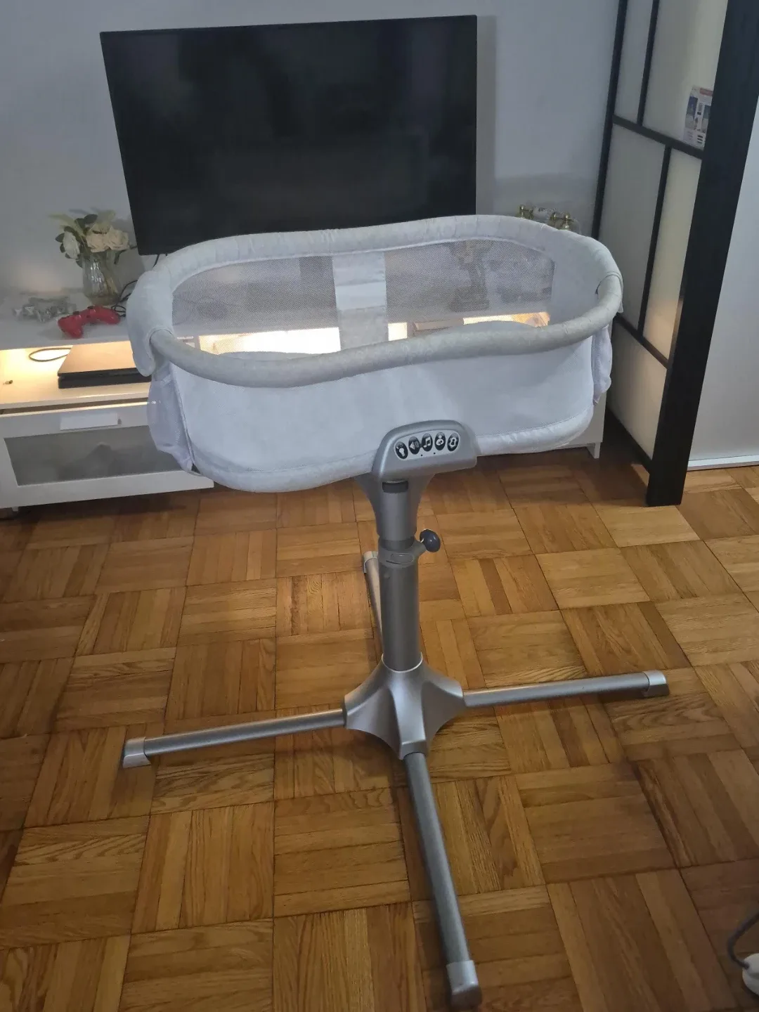 Halo Bassinest Swivel Sleeper - Newborn Bassinet