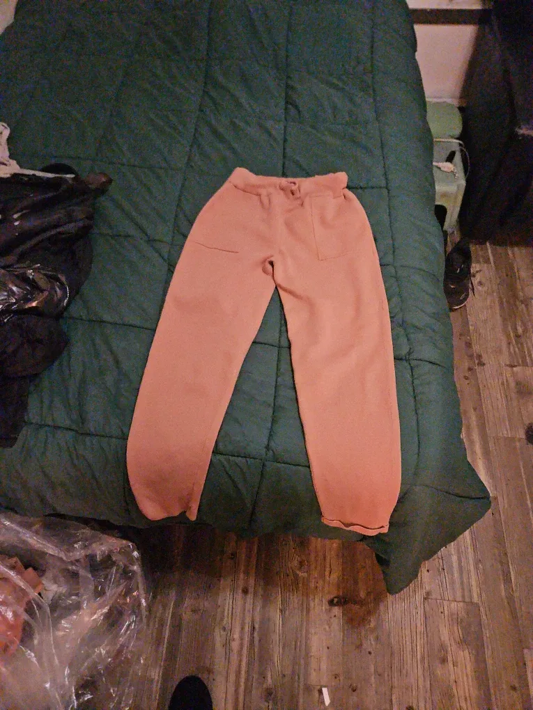 #Cleanout Peach-coloured Sweatpants