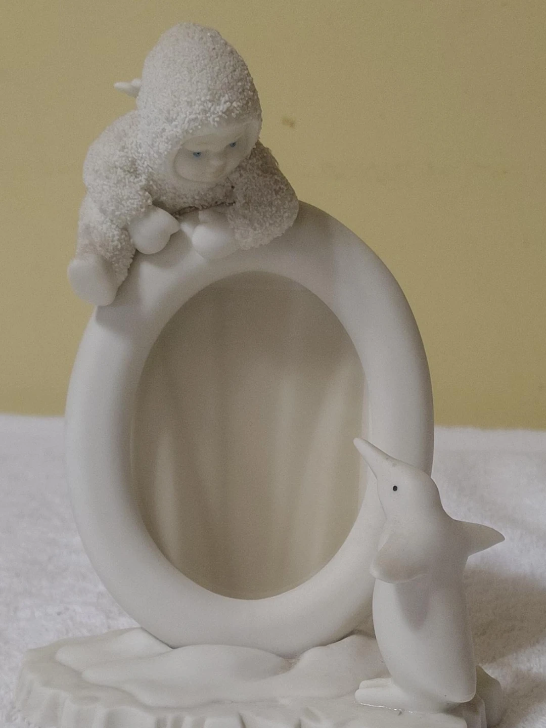 The Snowman and Penguin Picture Frame image indicator(1)