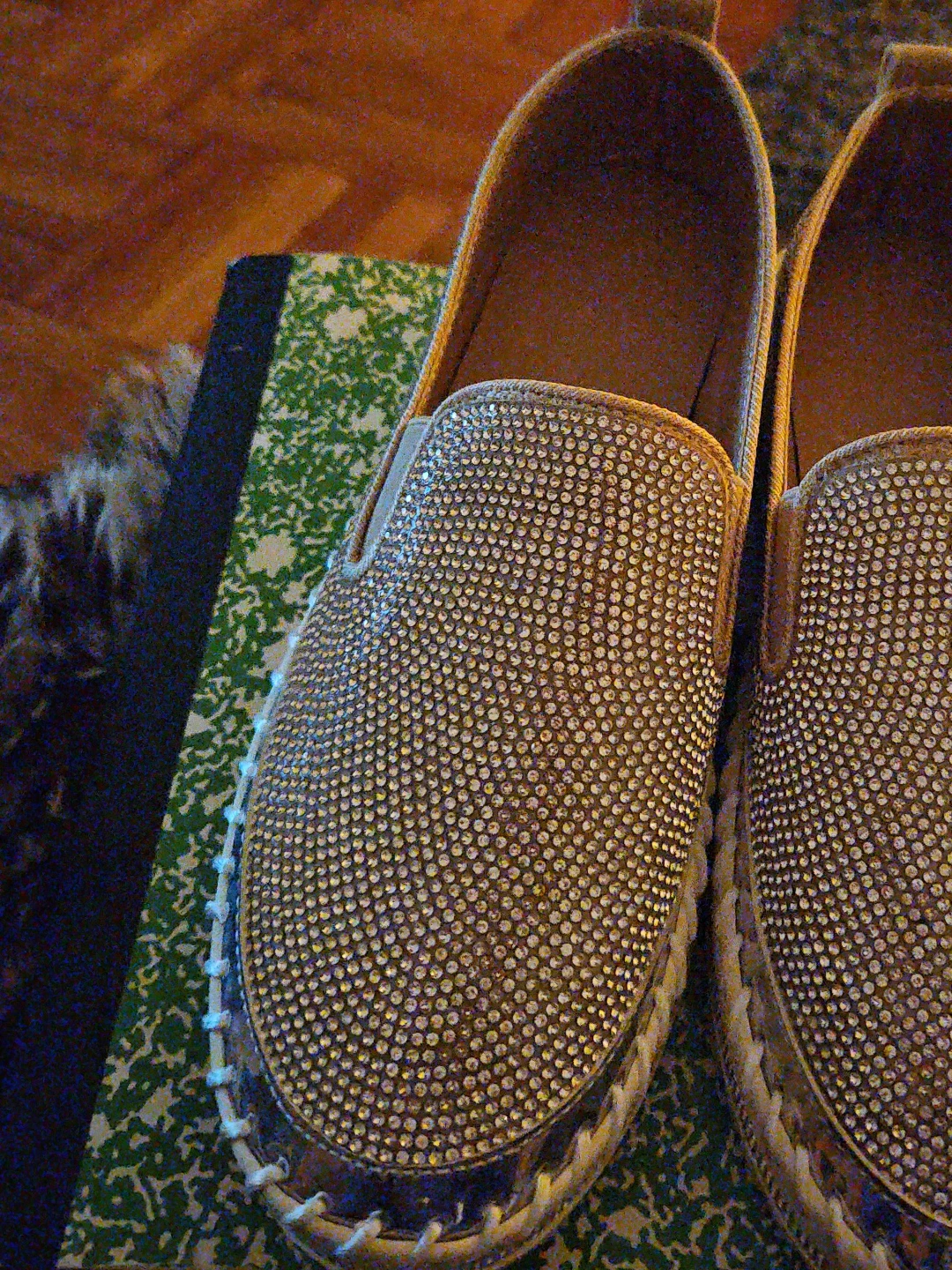 Ladies slip on flats