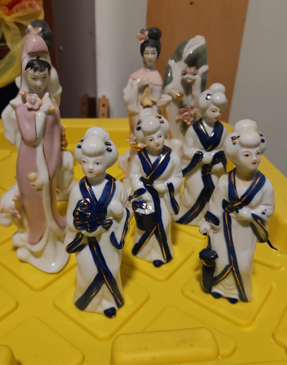 8pc Vintage Japanese Geisha Girl Figurines set