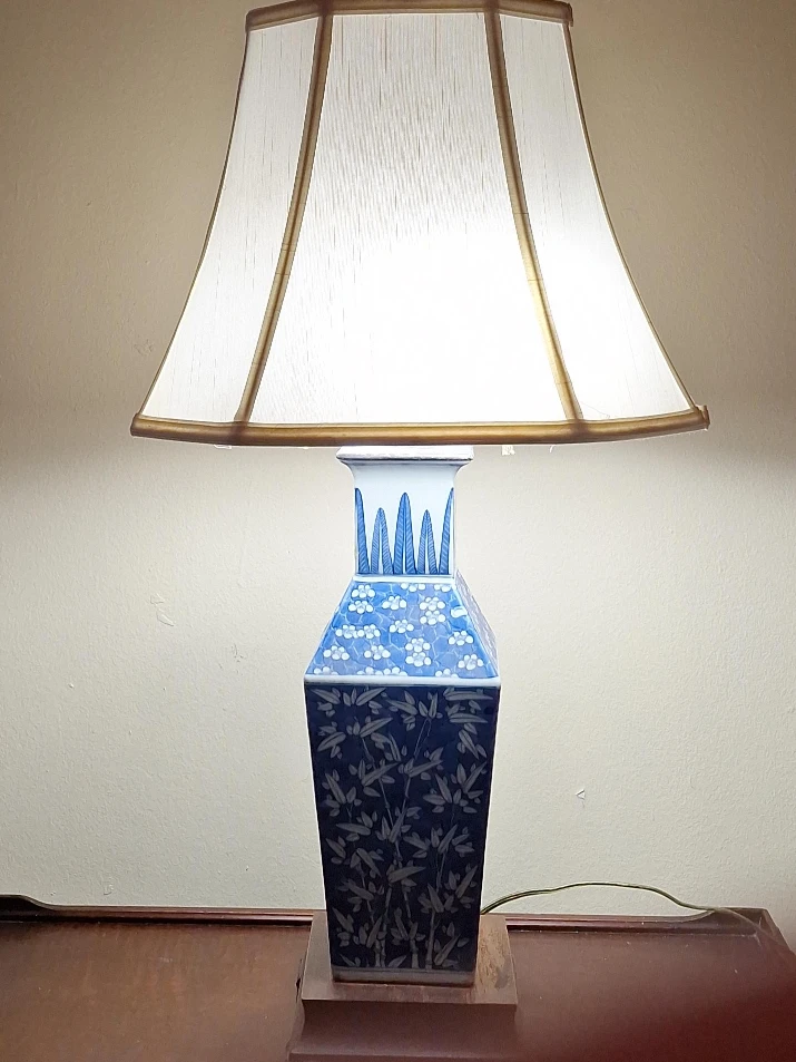 Blue & White Floral Table Lamp