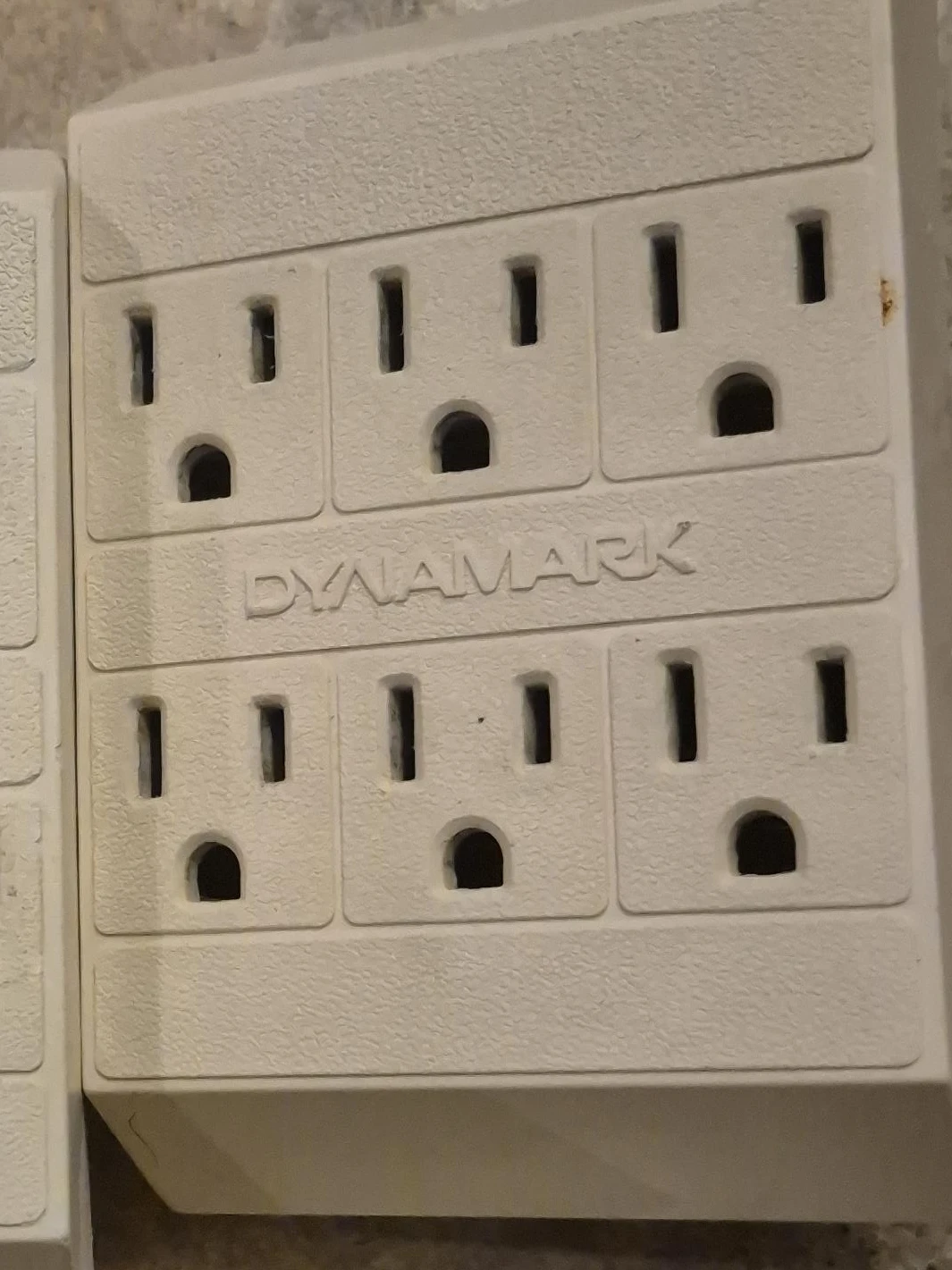 Dynamark & Noma Outlet Adapters