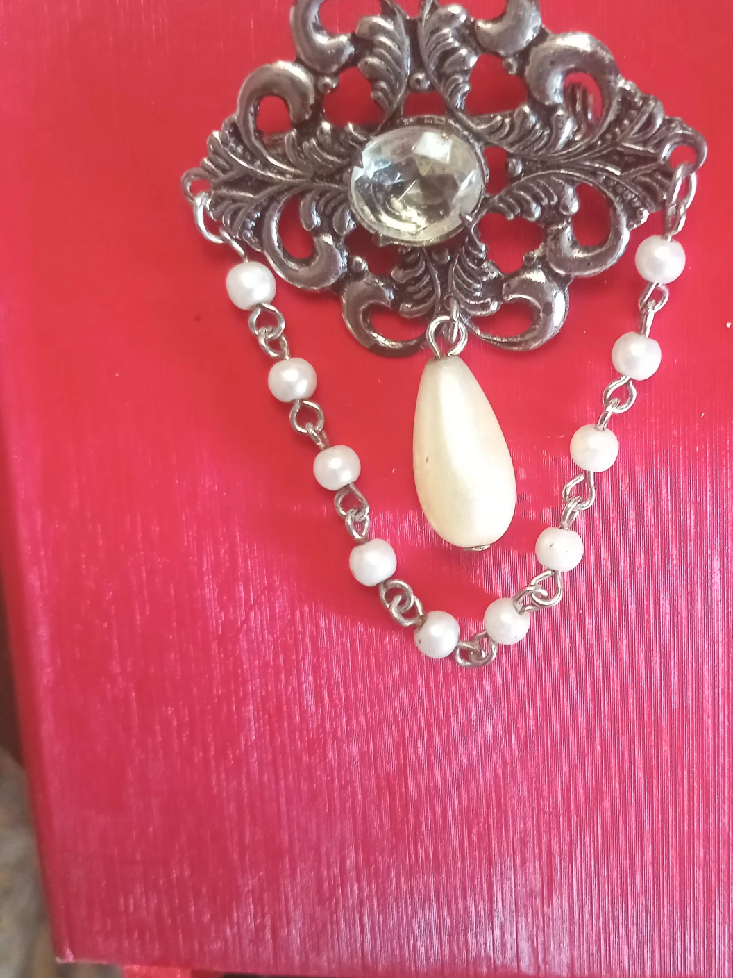 Vintage Brooch with Pearls