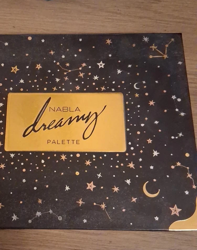 Nabla Dreamy Eyeshadow Palette