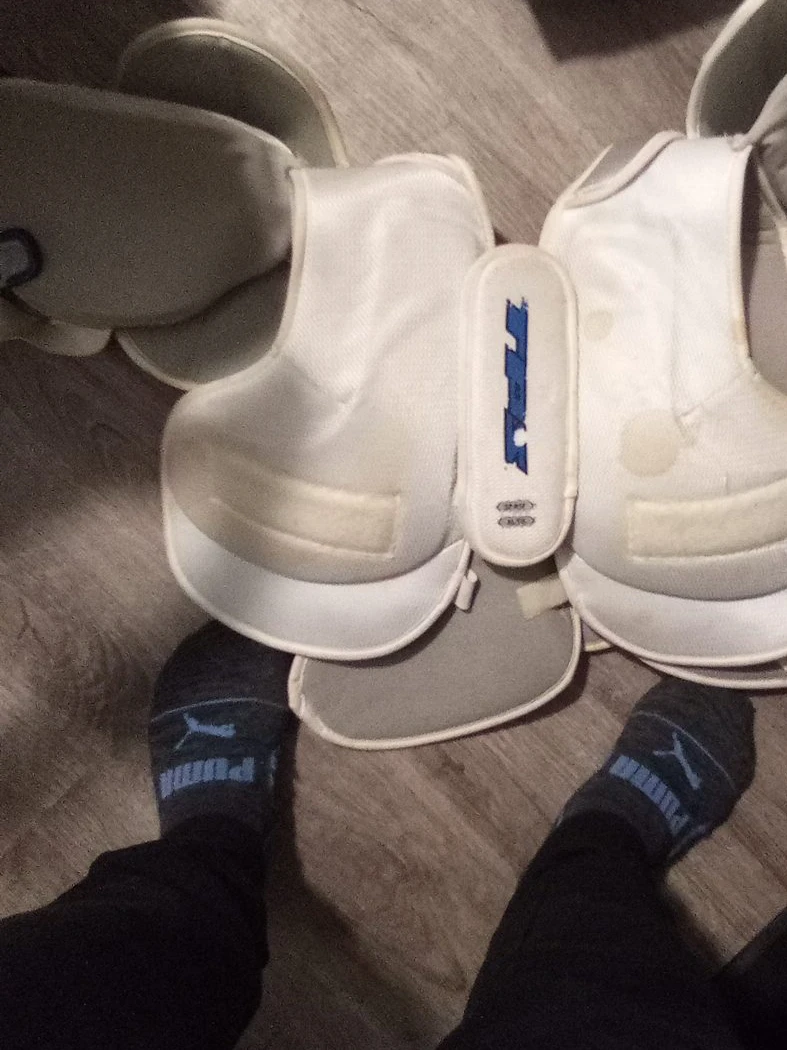 TPX Hockey Shoulder Pads - White