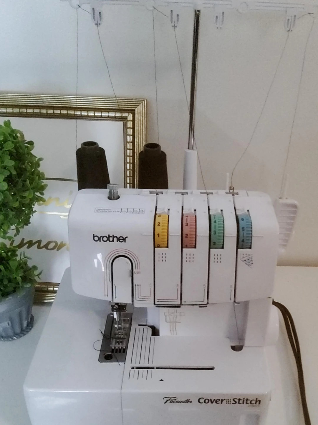 Brother Facellette Cover Stitch 2340CV Serger - photo 2