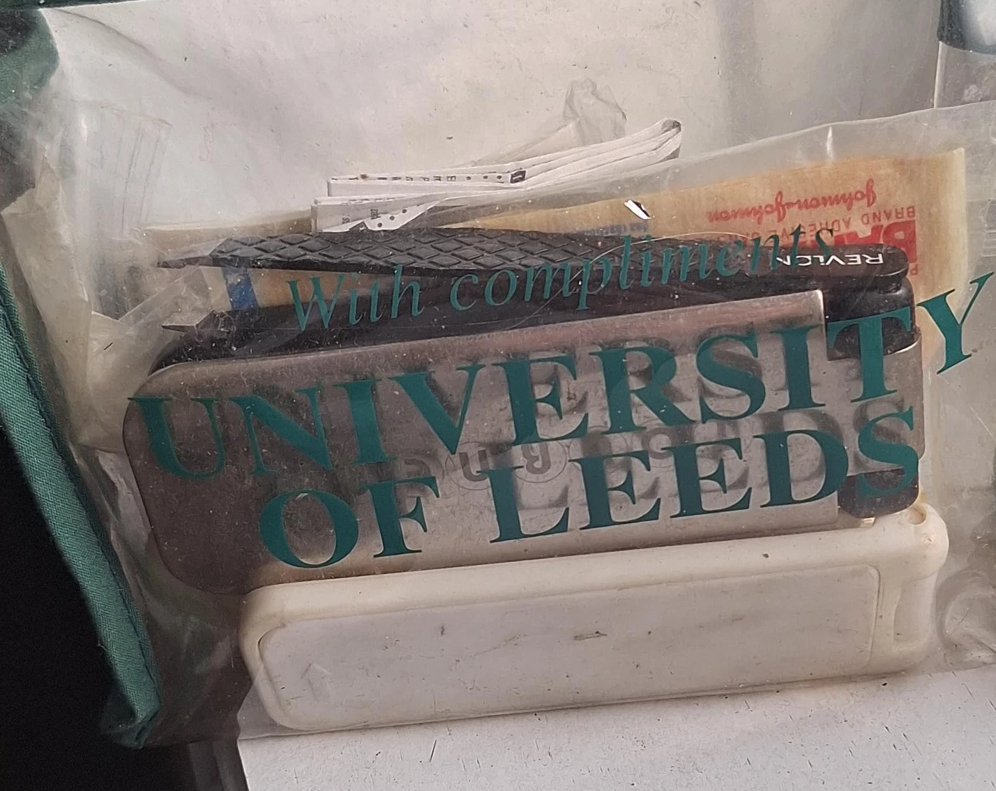 University of Leeds Manicure Set