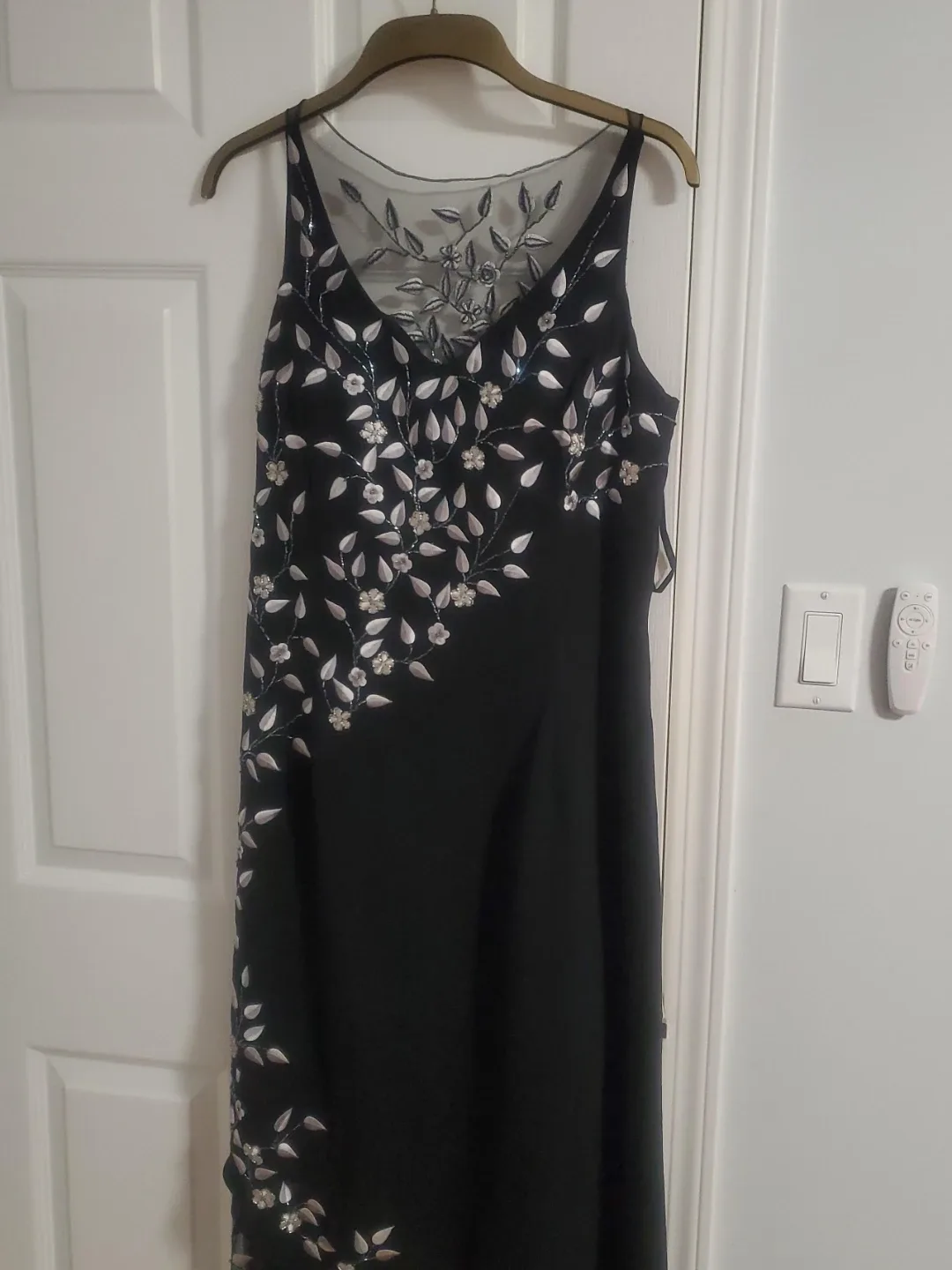 Elegant Black Sleeveless Dress