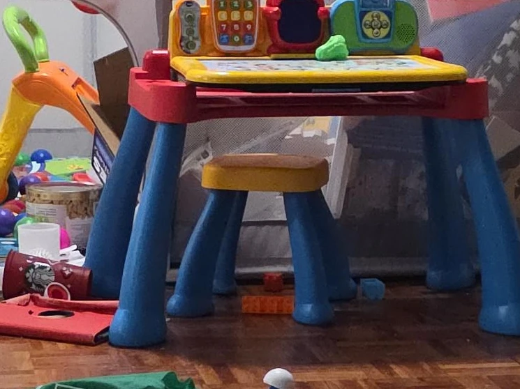 VTech Sit-to-Stand Learn Desk