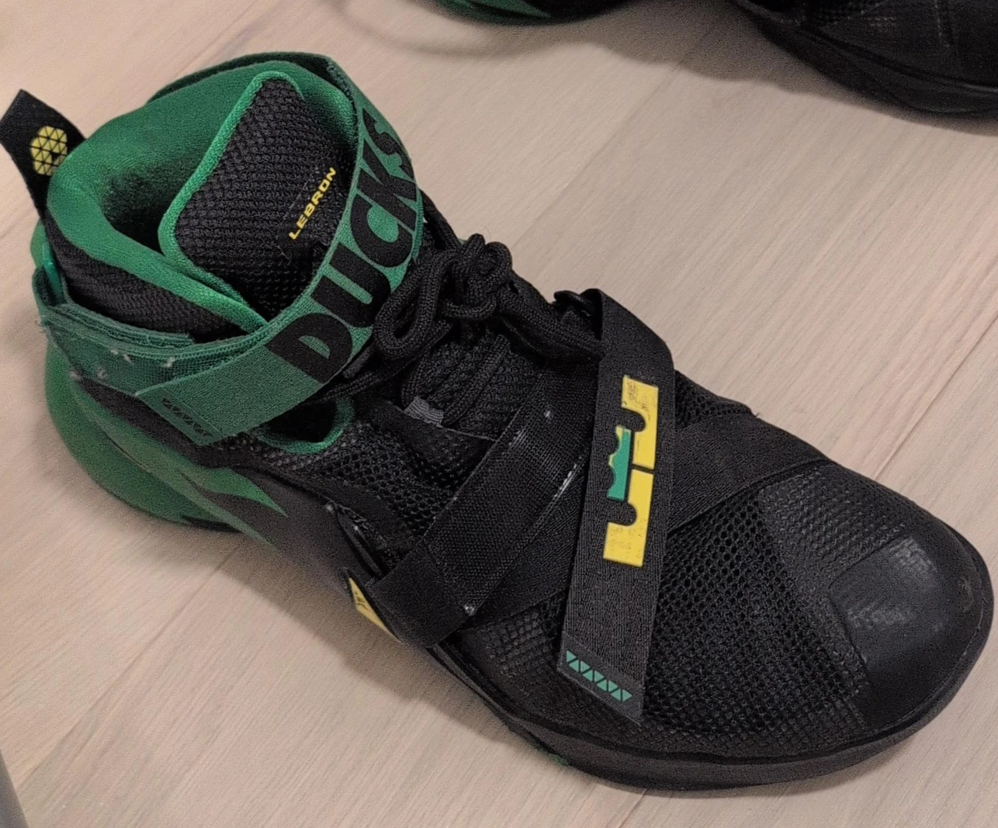 Nike Zoom LeBron Soldier 09 'Oregon Ducks' Size 10