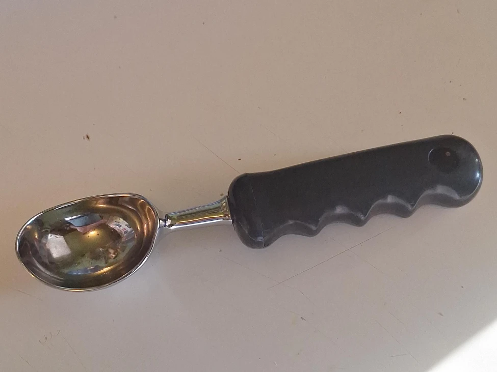 Ice Cream Scoop with Black Handle