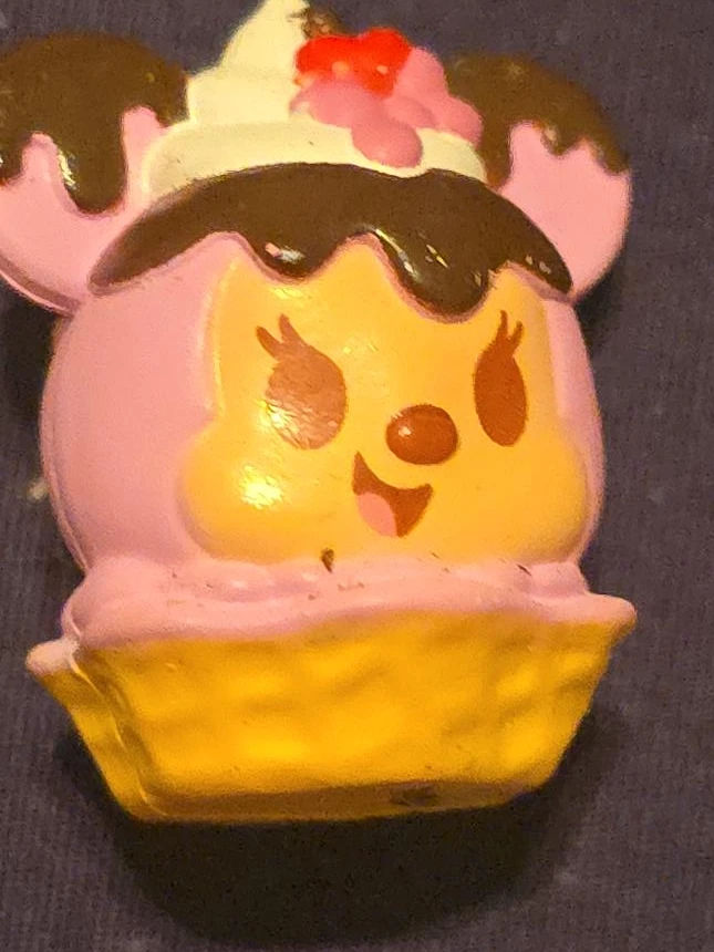 Minnie Mouse Cupcake Figure
