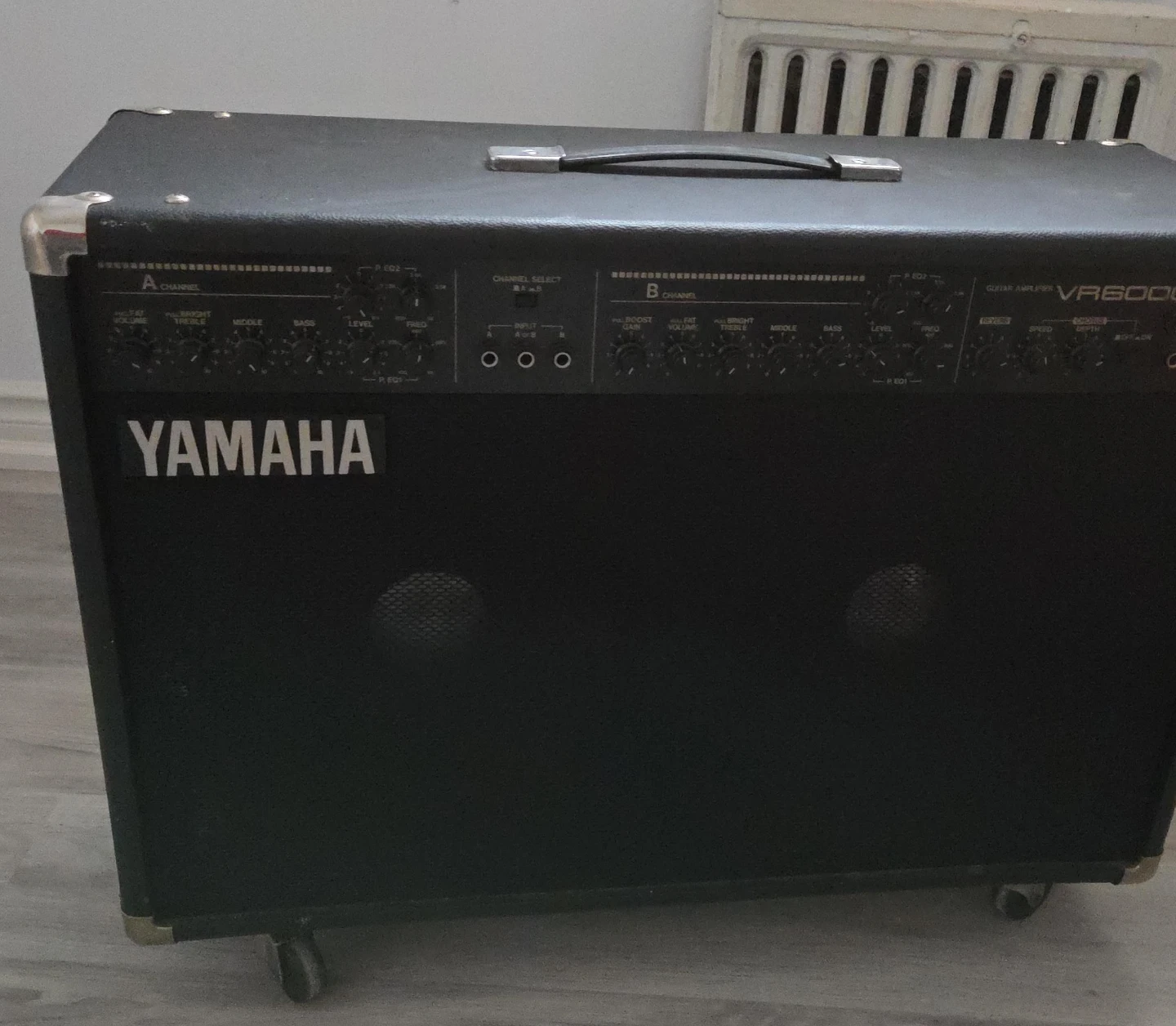 Yamaha VR6000 Guitar Amplifier
