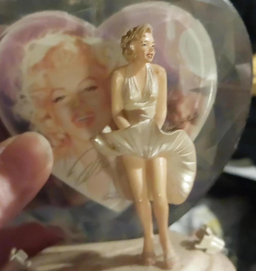 Marilyn Monroe Figurine
