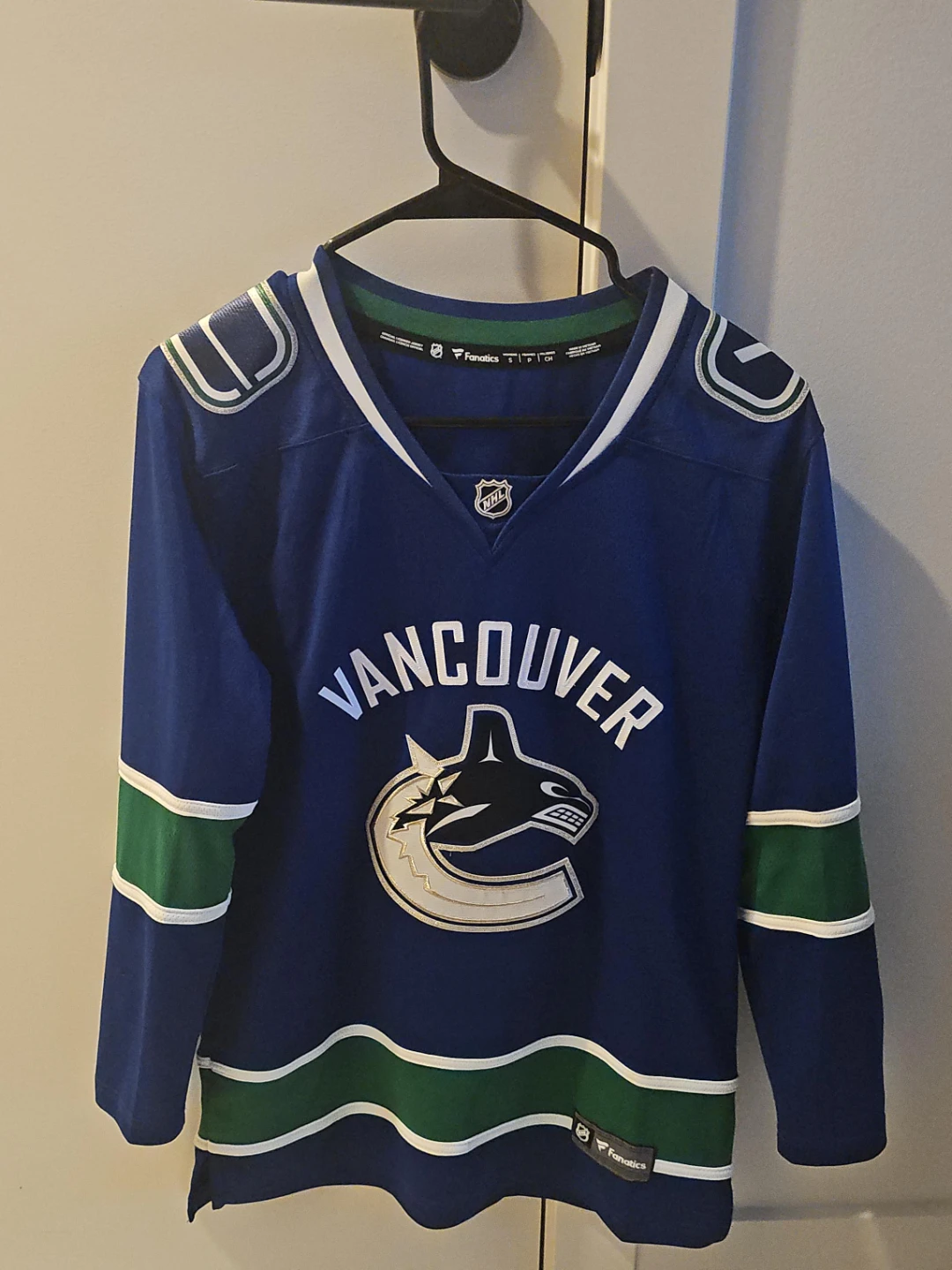 Women's Vancouver Canucks Fanatics NHL Jersey