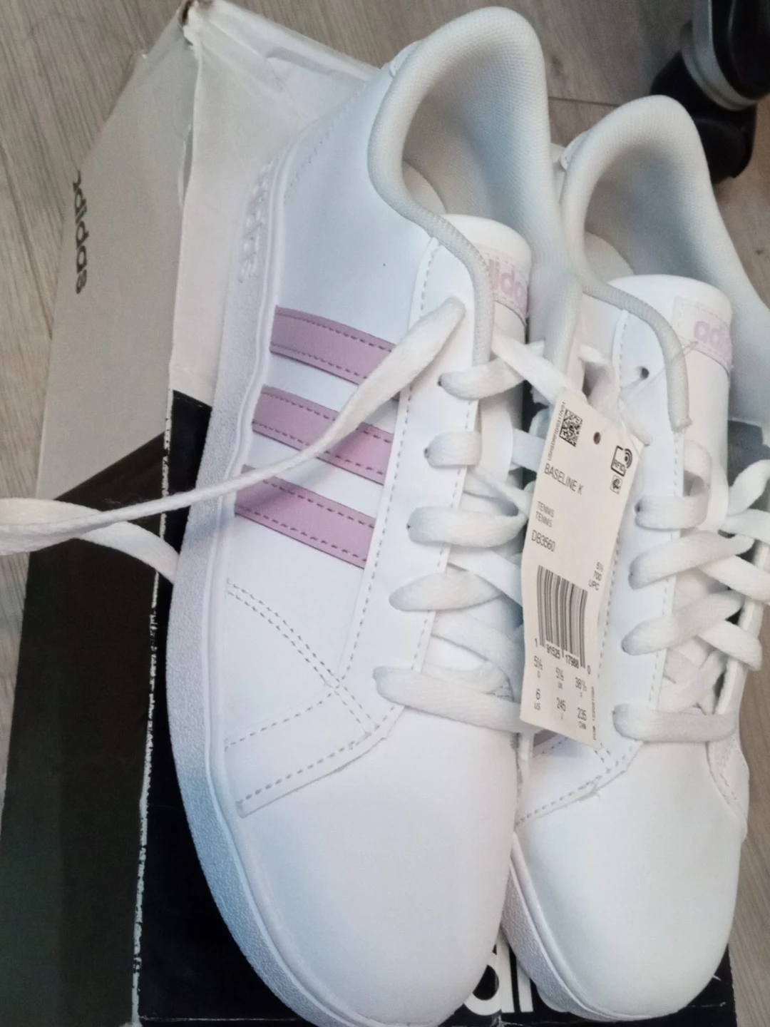 New Adidas Baseline K Tennis Shoes - Size 6