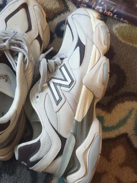 New Balance 9060 Sneakers 9.5