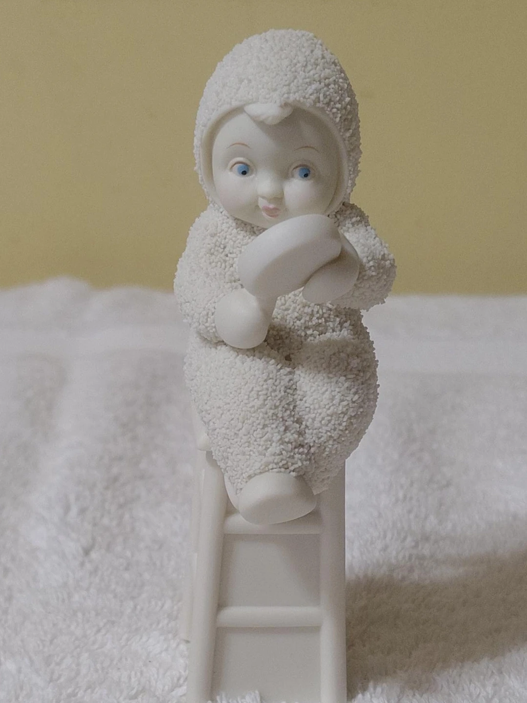 Snowbabies "Making My Entrance" Figurine