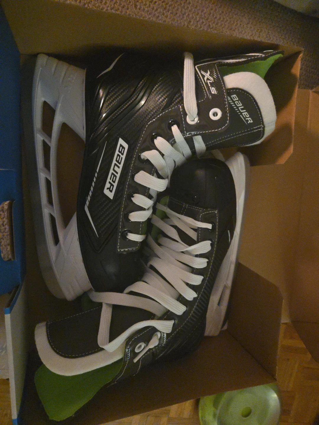 Bauer XLS Hockey Skates - Size 8.0