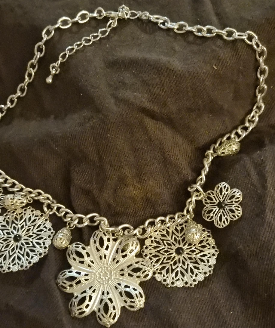Silver Tone Flower Necklace #cleanout