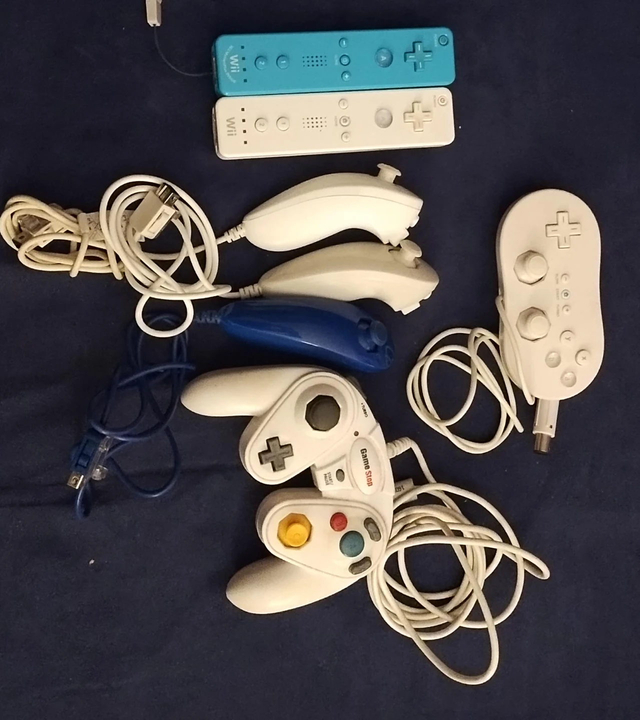 Nintendo Wii Remotes & GameCube Controller