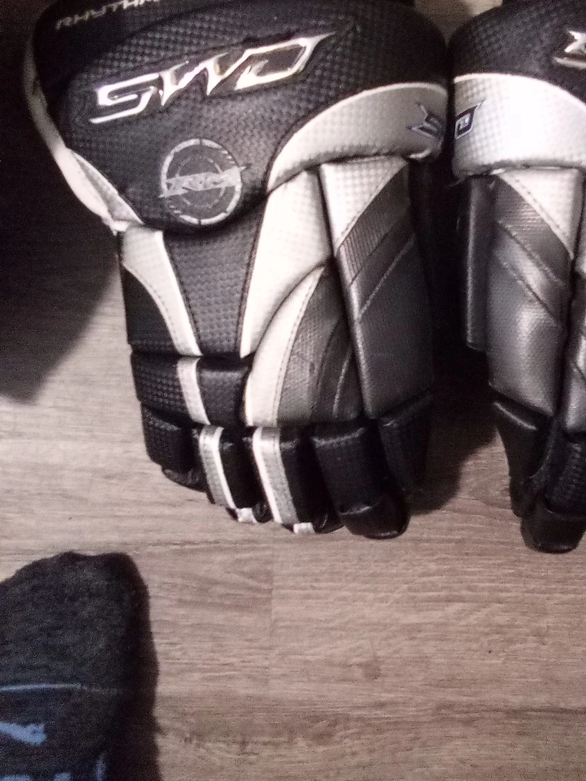 SWD Hockey Gloves - Black and Silver