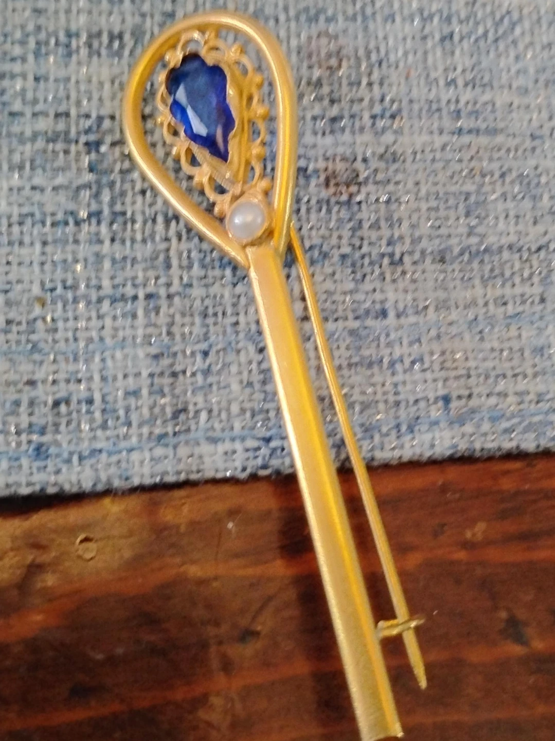 Vintage Gold Tone Brooch with Blue Stone