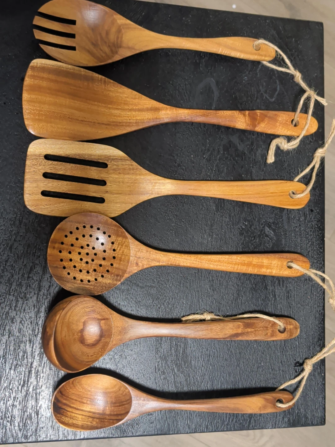 Wooden Kitchen Utensil Set (6 pieces) ** brand new**