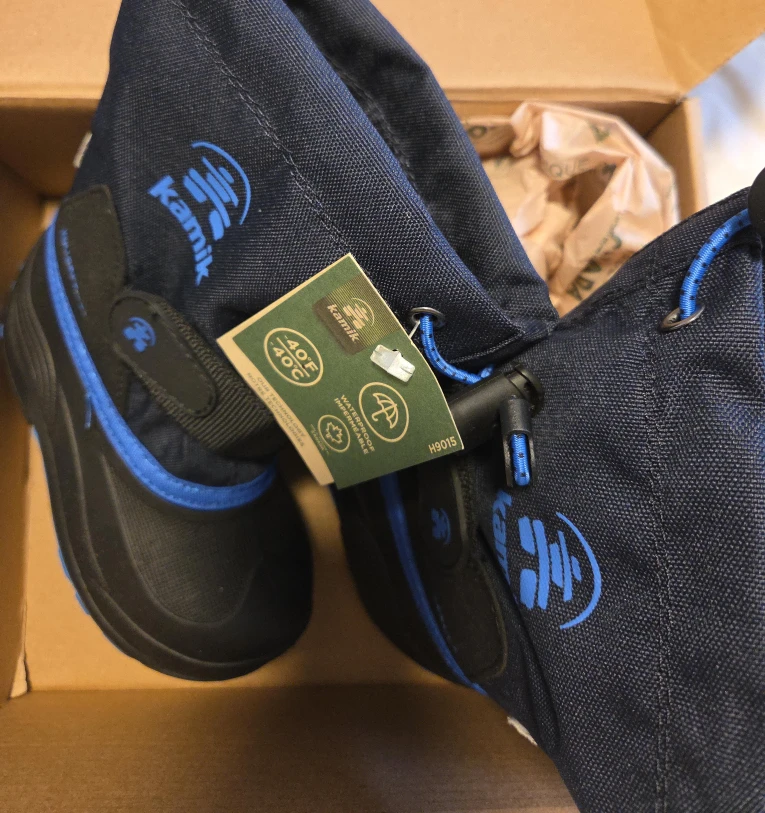 New Kamik Snowbug 3 Waterproof Winter Boots size 3.