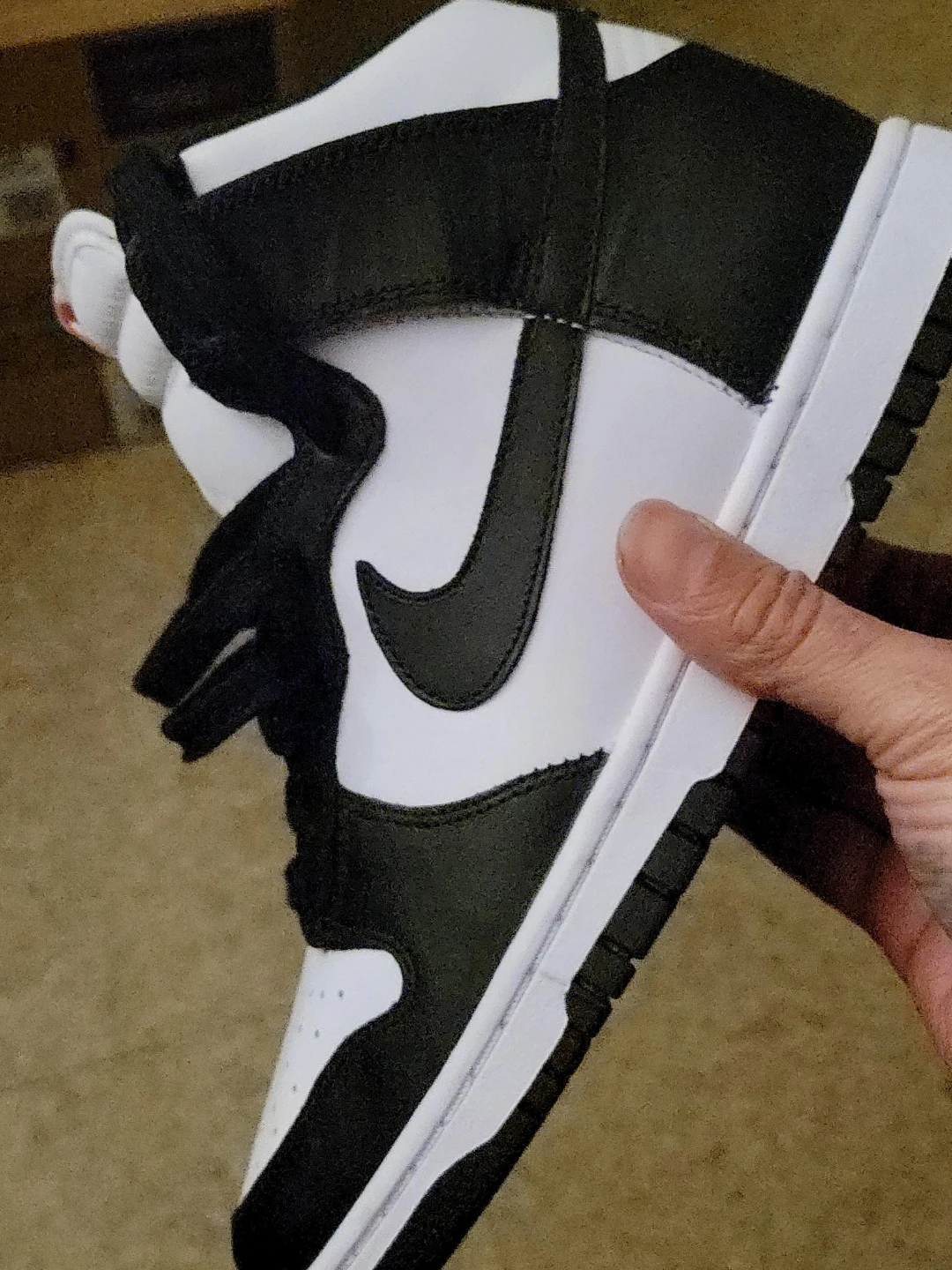 Nike Dunk High Panda - Black & White