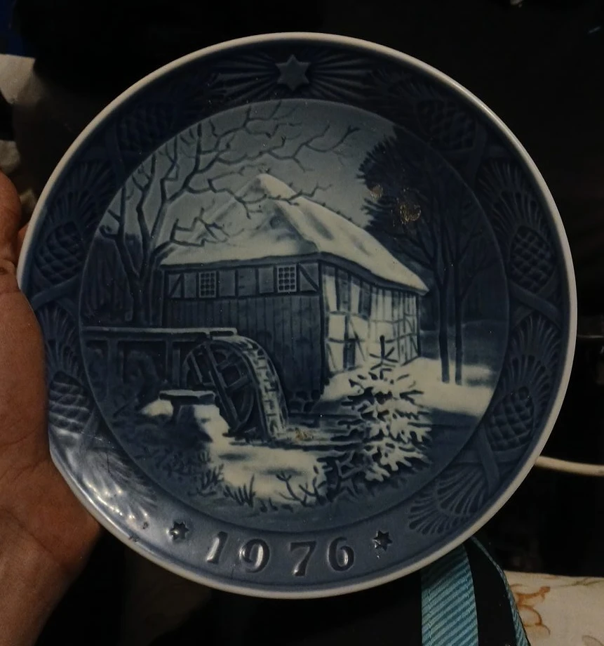 Bing & Grøndahl 1976 Christmas Plate