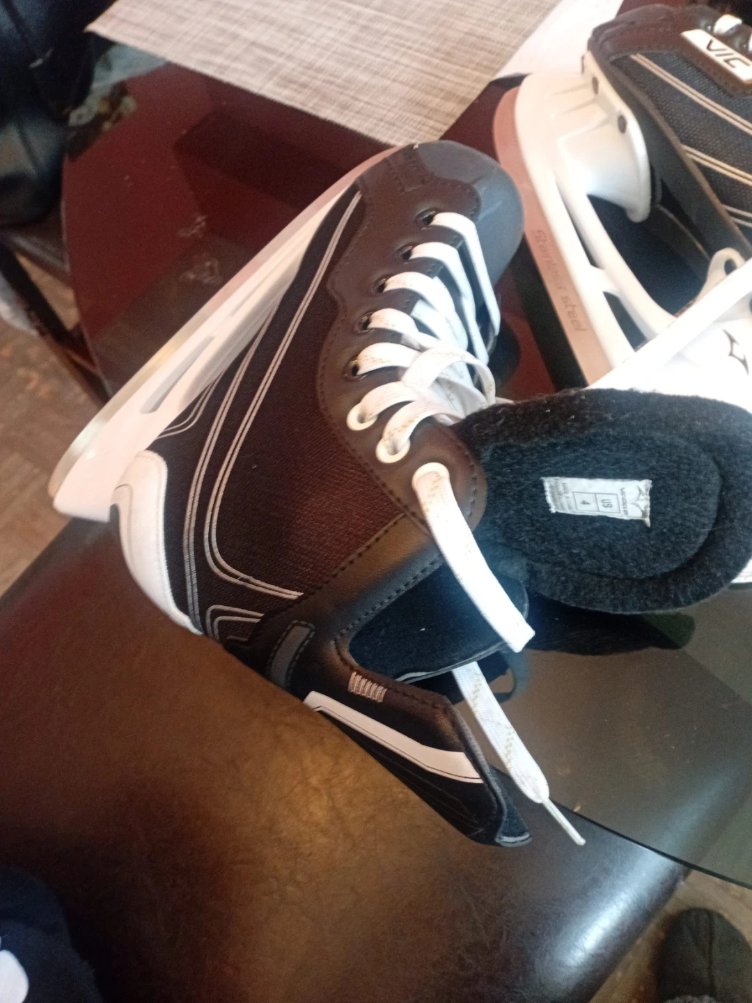 Heaton Hockey Skates, Black