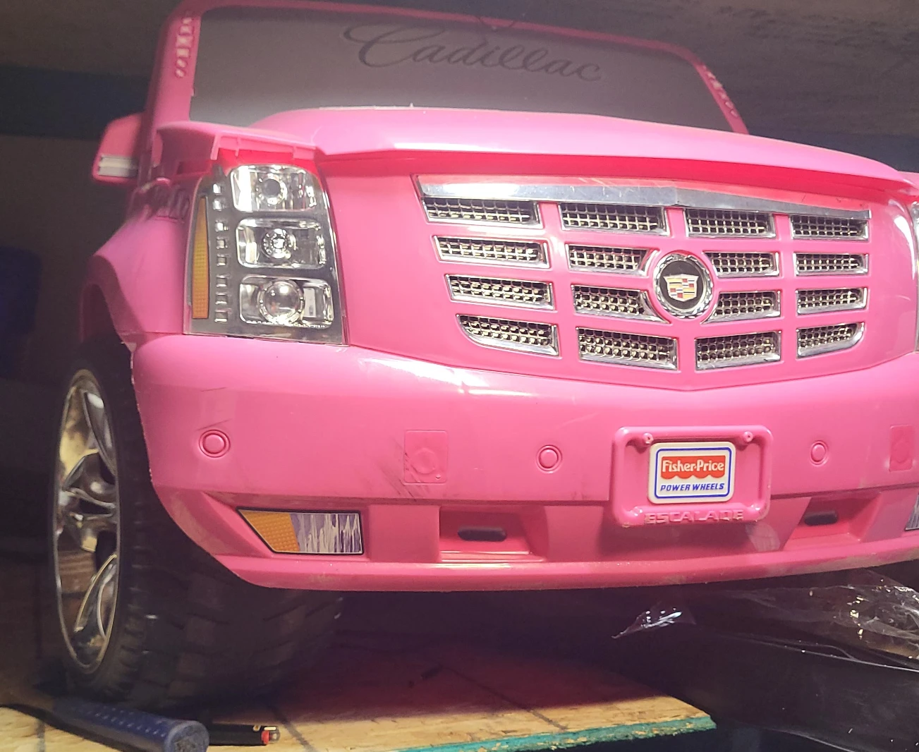 Fisher-Price Power Wheels Cadillac Escalade - Pink
