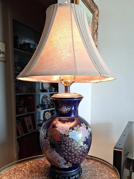 Vintage Floral Peacock Table Lamp