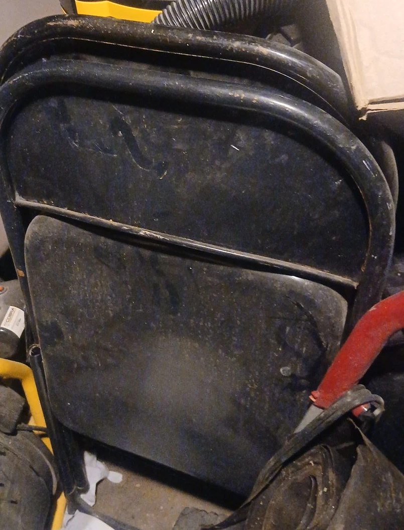 Folding chair 💺