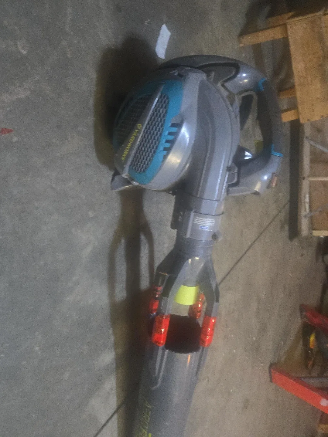 Yardworks Leaf Blower/Vacuum