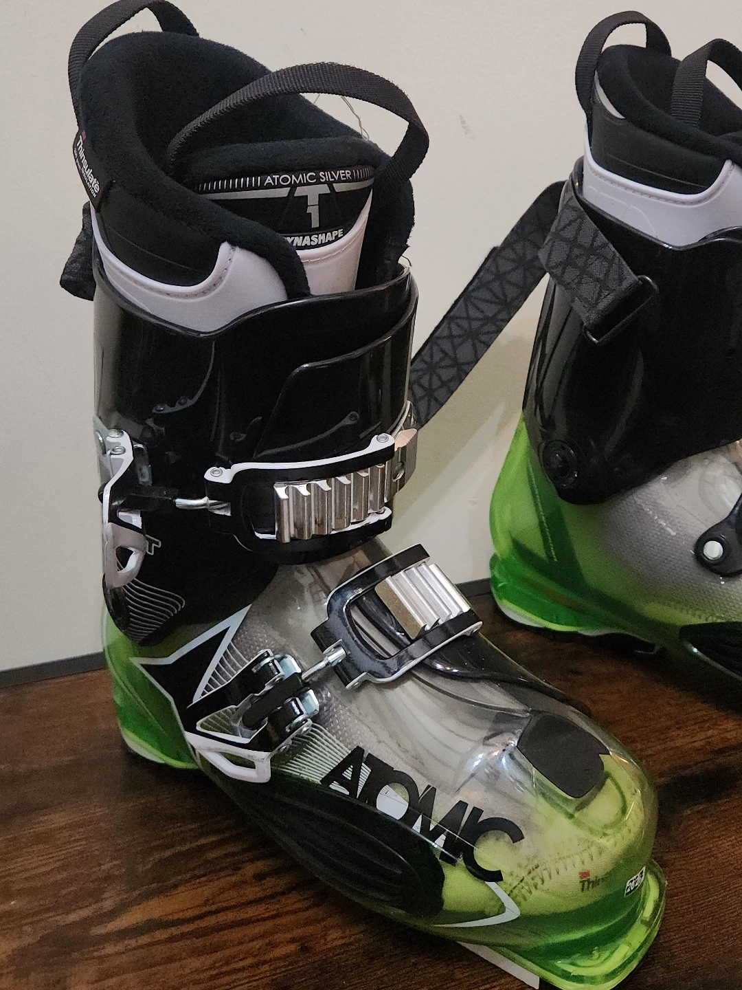 Atomic Silver Dynashape Ski Boots