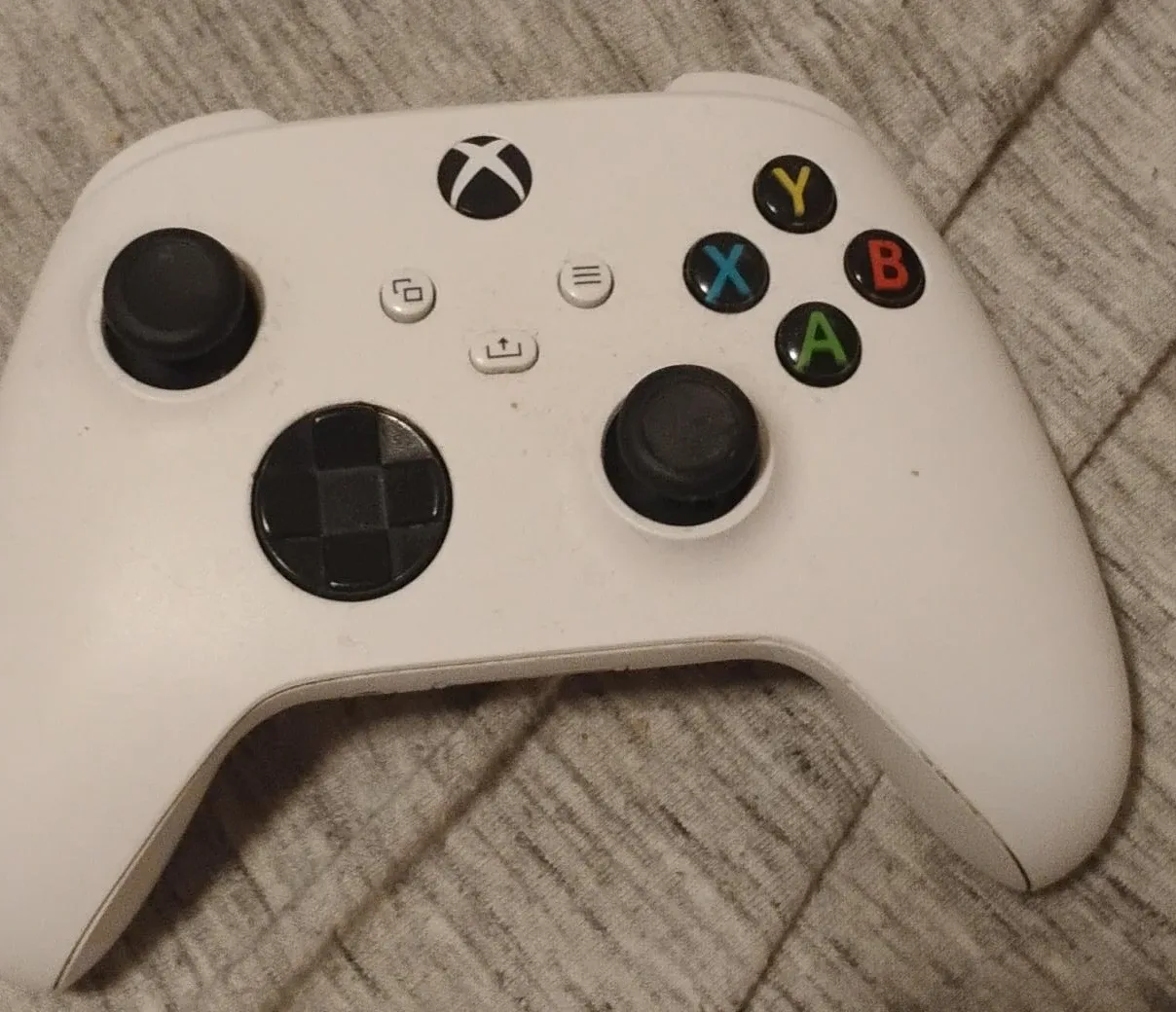 Xbox Series S White Controller it's not wireless