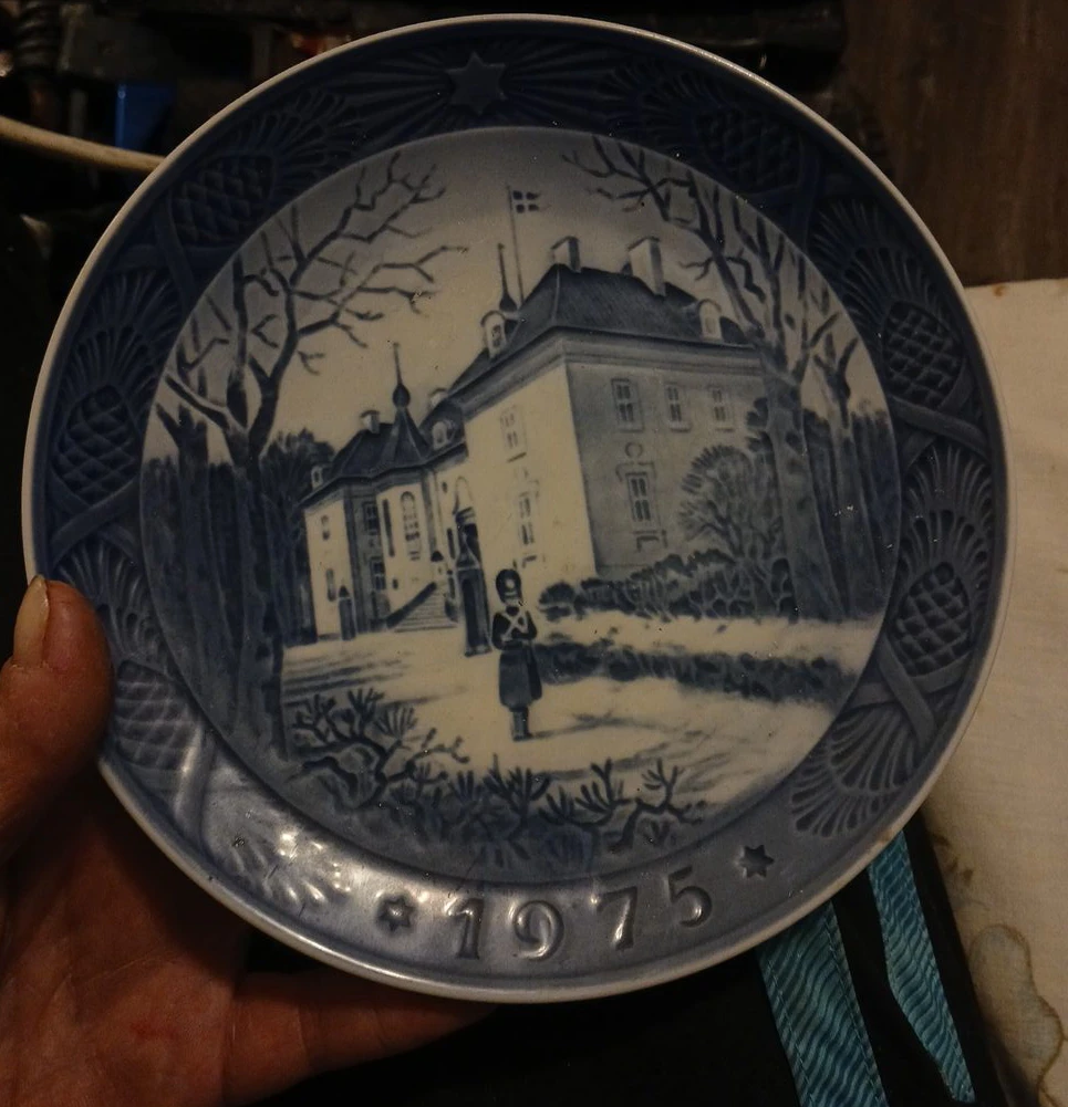 Royal Copenhagen 1975 Commemorative Plate